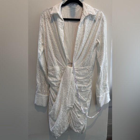 Brand new Missguided white broderie plunge shirt dress, size 4. - Picture 3 of 8